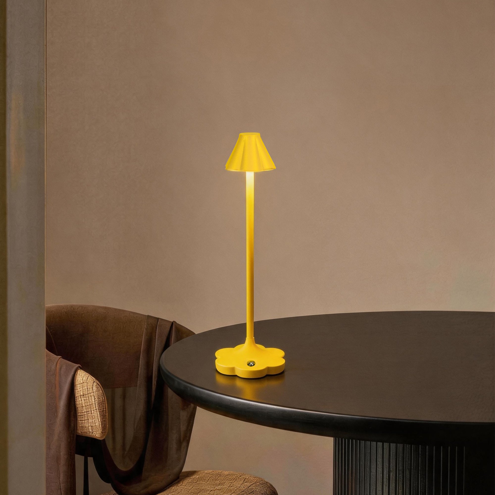 Flower Design Touch Control Bedside Lamp AVEL TL18